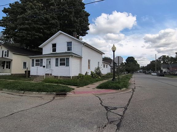 2nd image of 124 S Jackson St