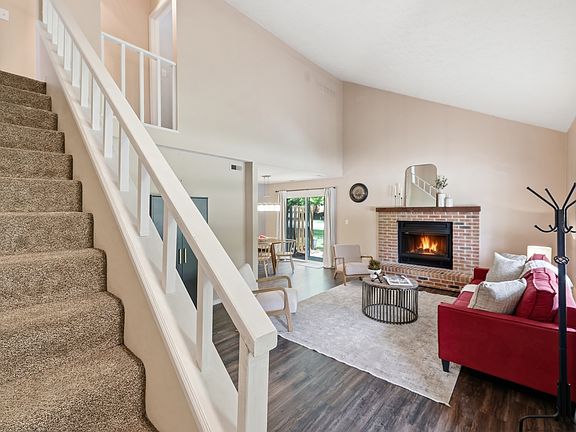 3rd image of 7548 Castleton Farms West Dr