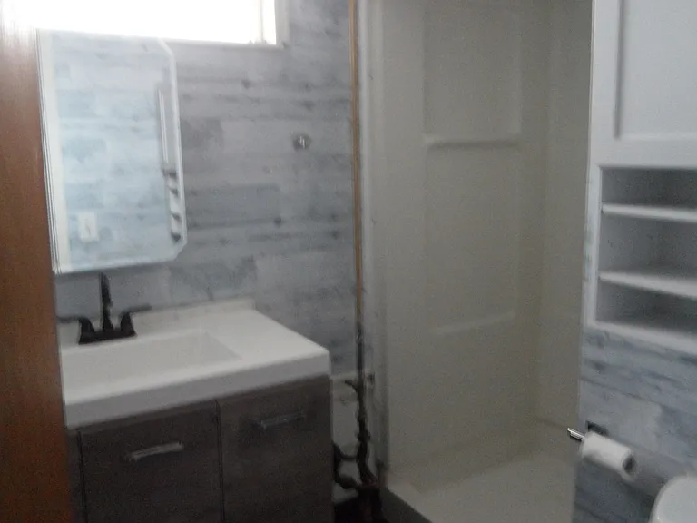 803 E Lyon St — Photo 11