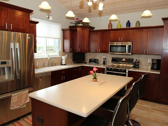 4th image of 80 Helen Ave