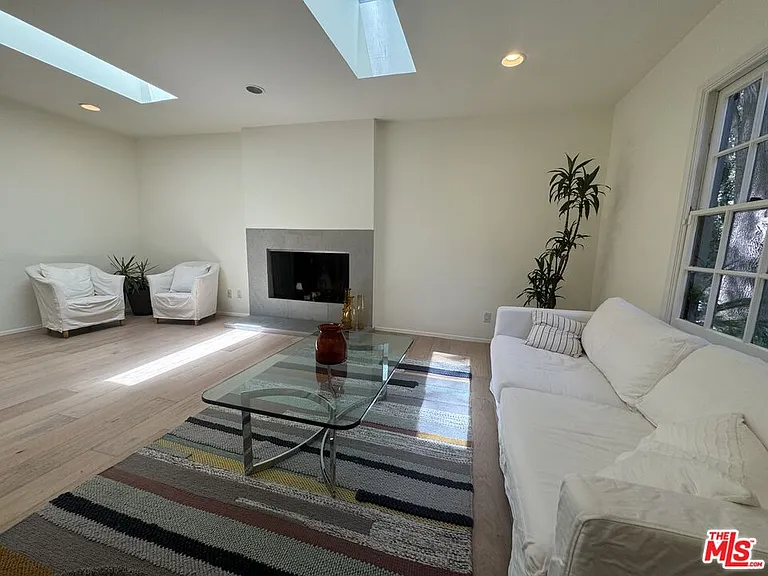7586 Woodrow Wilson Dr — Photo 6