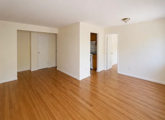 37 Odell Ave #1D — Photo 2