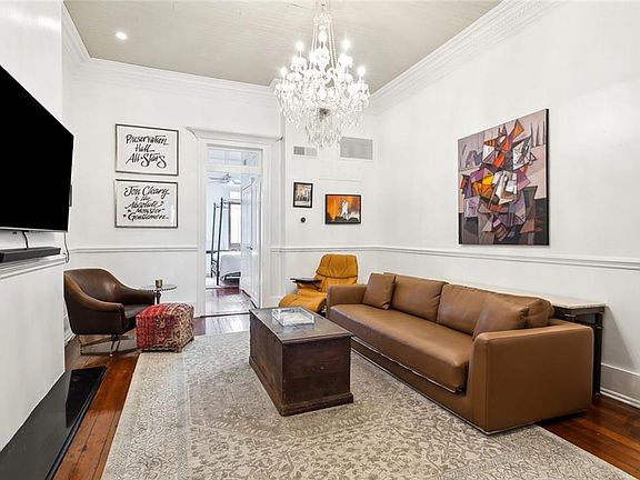4th image of 533 Saint Philip St #2