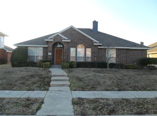 3301 Mistletoe Ln, Rowlett, TX 75088