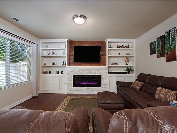3rd image of 20210 51st Avenue E