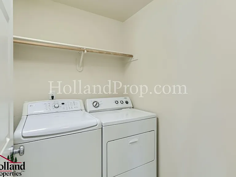 1094 SE Alika Ave — Photo 24