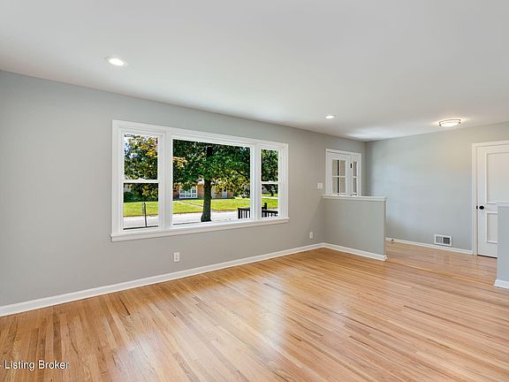 3rd image of 1606 Vivian Ln