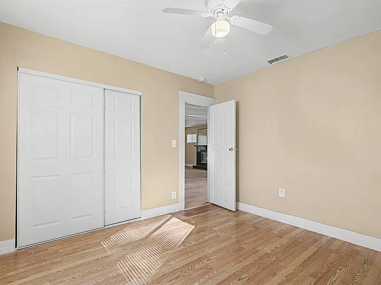4397-4399 Swift Ave #4 — Photo 26