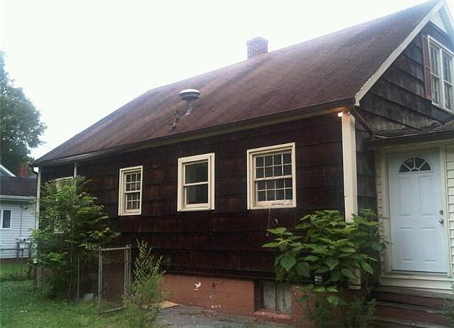 2nd image of 2319 Sink St