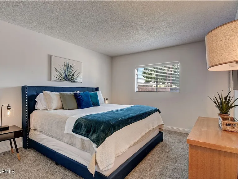 1015 E Concorda Dr — Photo 9