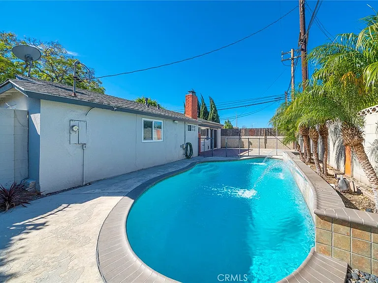 5125 W Crystal Ln — Photo 3