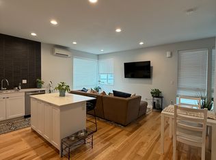 6038 41st Ave SW UNIT D, Seattle, WA 98136