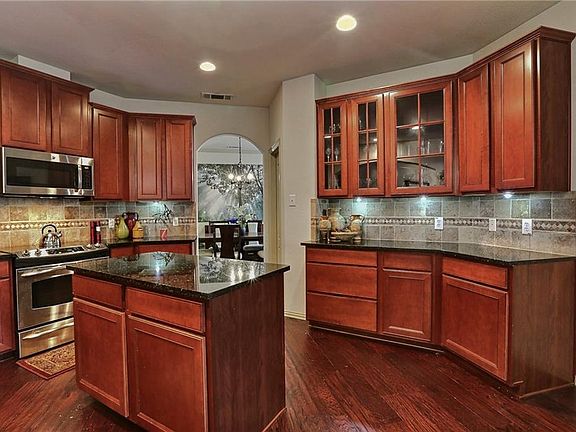 5th image of 9941 Marthas Vineyard Cir