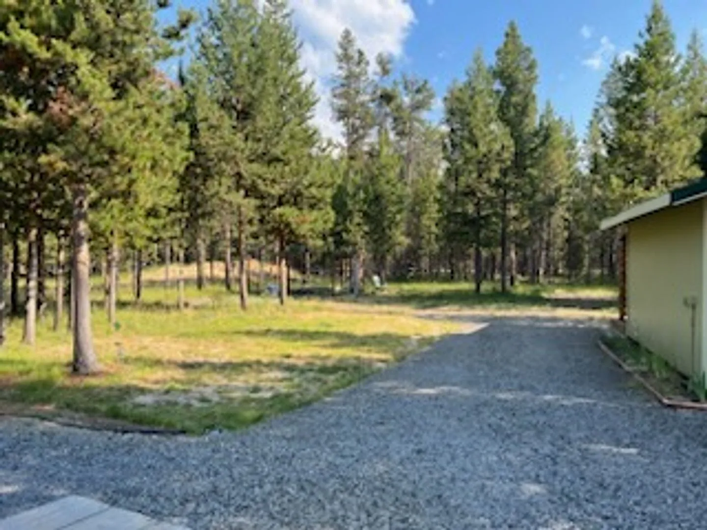 Custom Home Close to Big Deschutes — Photo 4