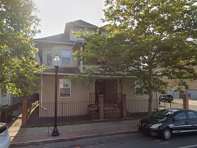 1458 E Main St #21 — Photo 1