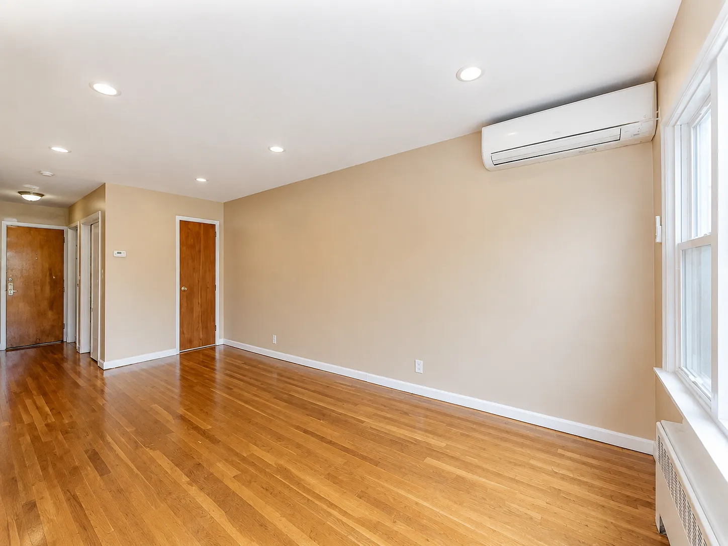 3 bed, 900 sqft, $2,800 — Photo 4