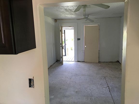 5th image of 2705 Avenue I