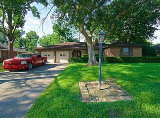 704 Oriole Ln, Pasadena, TX 77502