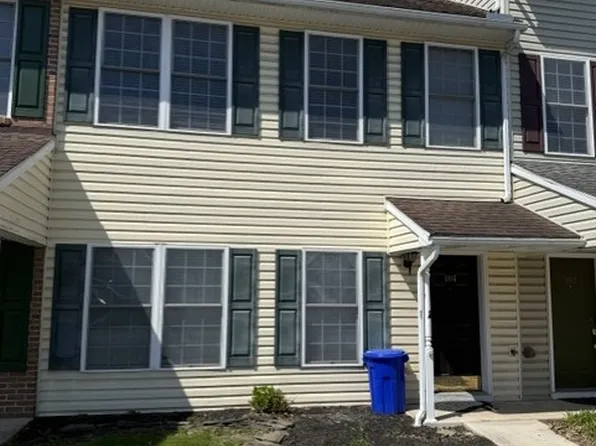 104 S Earl St, Shippensburg, PA 17257