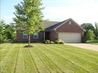 909 Moonlight Ct, Mooresville, IN 46158