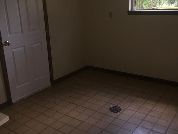 3rd image of 180 Wilma Ave