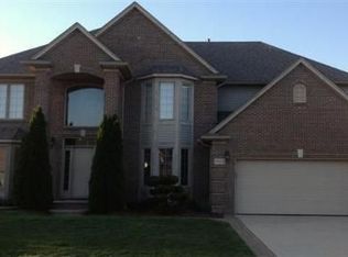 19635 Granite Dr, Macomb, MI 48044