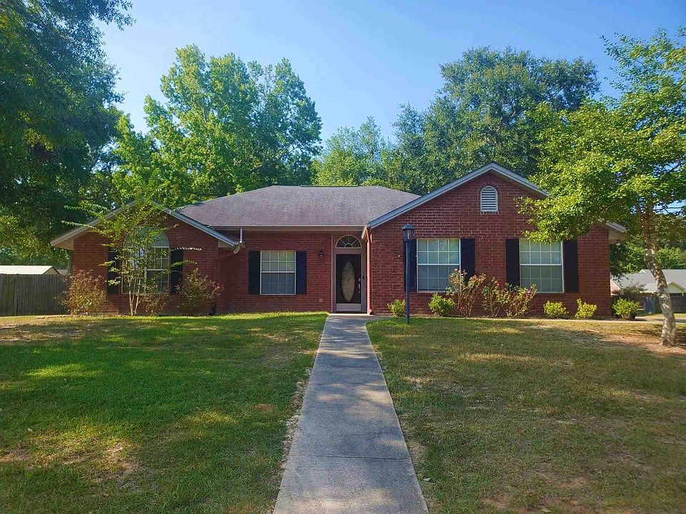 1st image of 622 Lake Dr