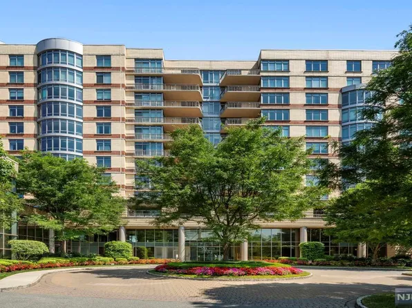 8100 River Rd APT 203, North Bergen, NJ 07047