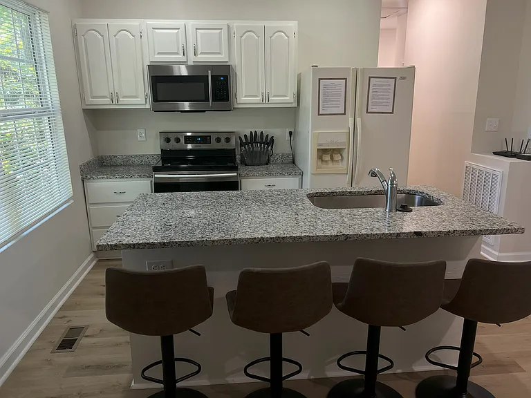 2324 Wilson Ave — Photo 6