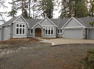 4250 Upper Dr, Lake Oswego, OR 97035