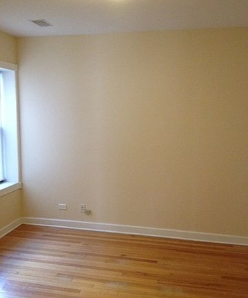 5th image of 6438 N Leavitt St #S1