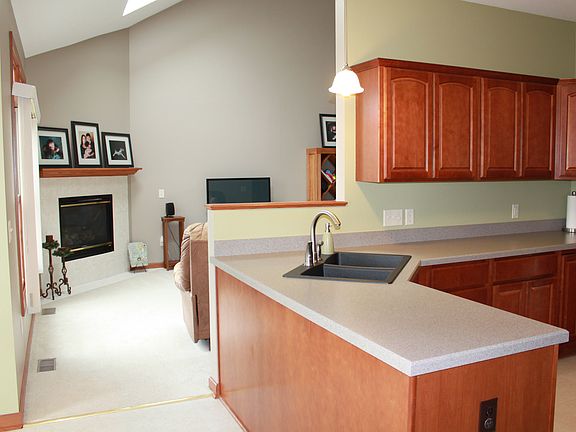 4th image of 25098 Belmont Ct