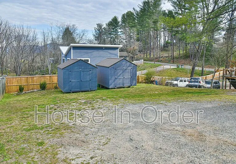 580 Fairview Rd #B — Photo 4