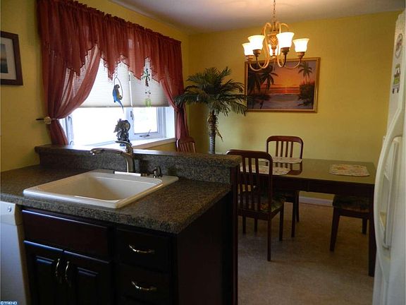 4th image of 3812 Patrician Dr