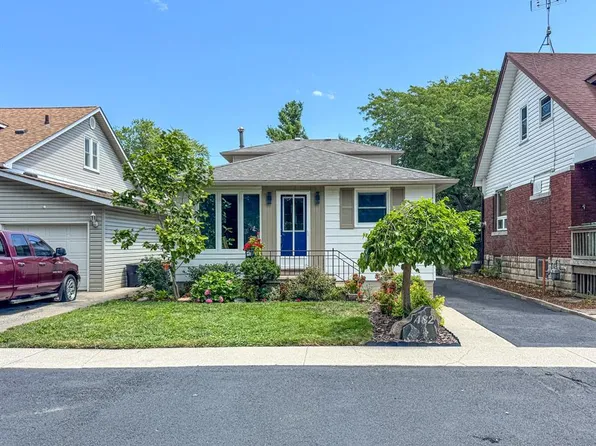 482 John M St, Windsor, ON N8P 1C2