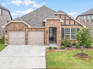 8920 Cattle Herd Dr, Fort Worth, TX 76123