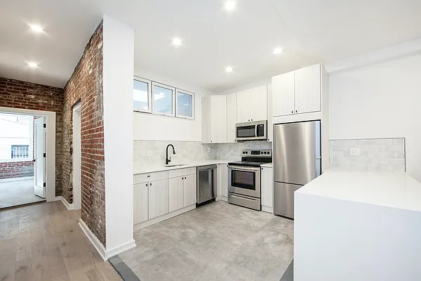 Rented by Bold New York | media 7