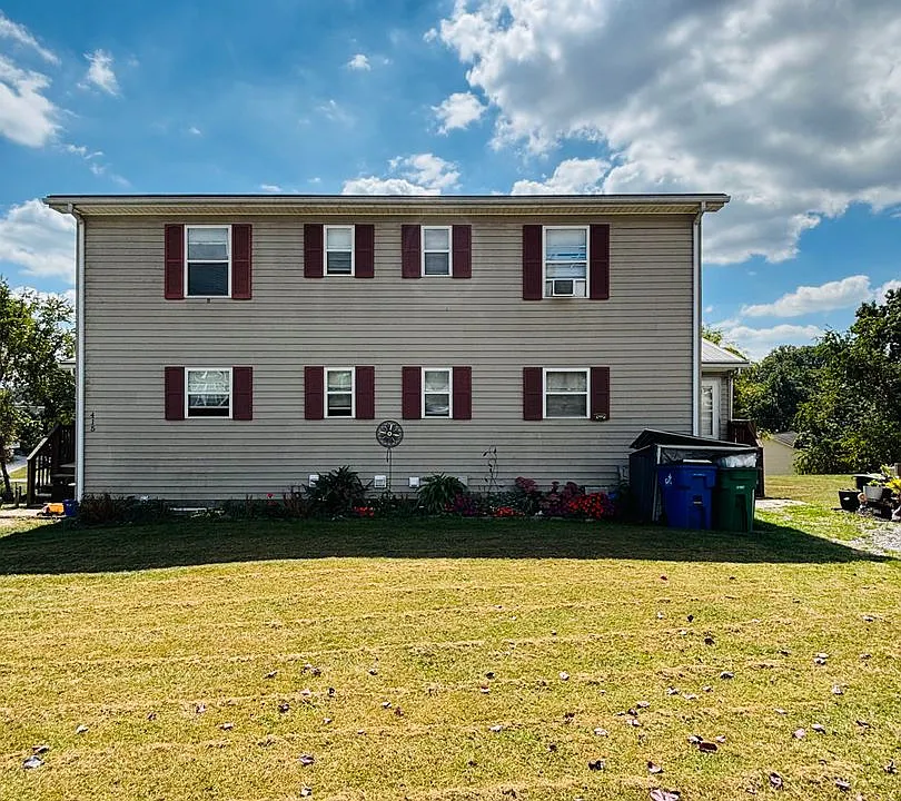 405 Wakeman Ct