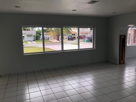 4th image of 11535 NW 58th Ct