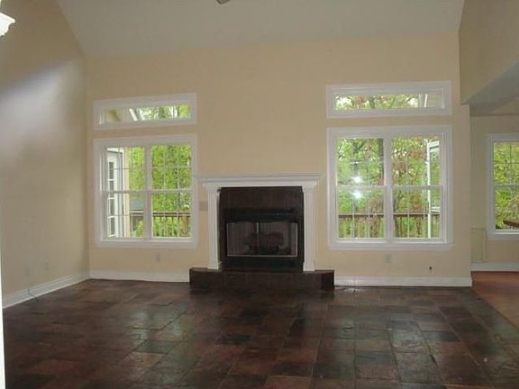 5th image of 13913 Eastgate Dr