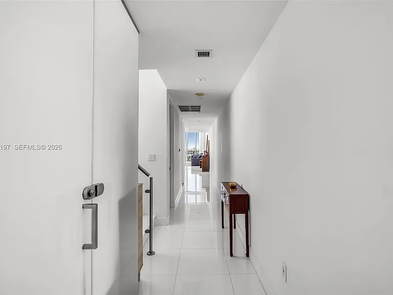 1100 Biscayne Blvd #2907 — Photo 4