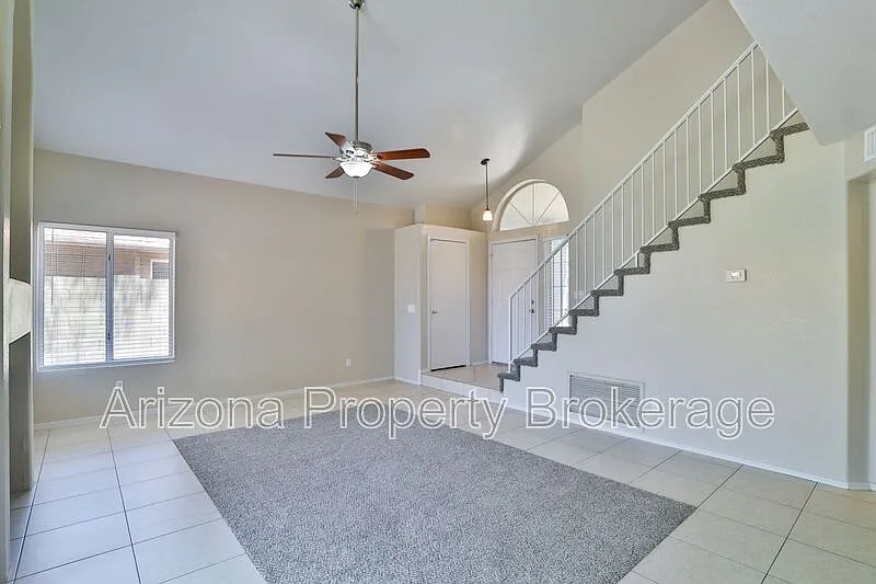 3 bed, 2.5 bath, 1365 sqft, $1,945 — Photo 3