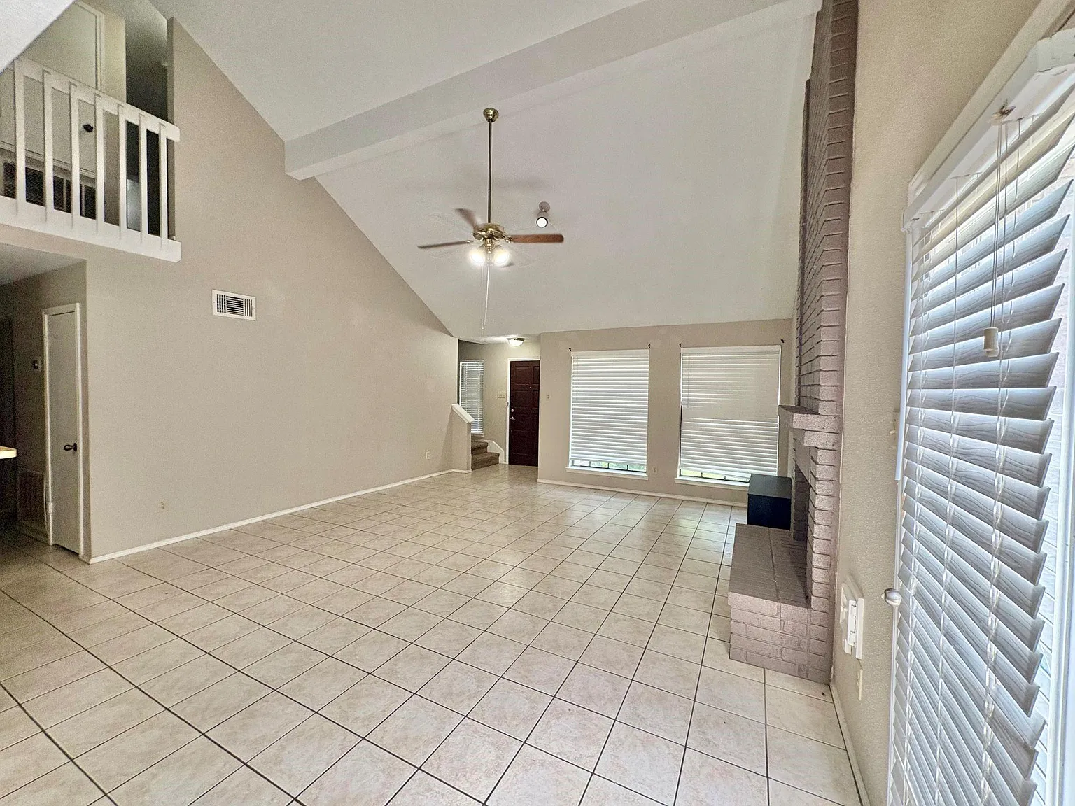 3 bed, 2.5 bath, 2145 sqft, $1,795 — Photo 4
