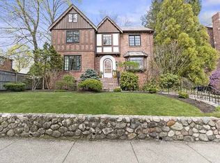 101 Stuart Rd, Newton, MA 02459