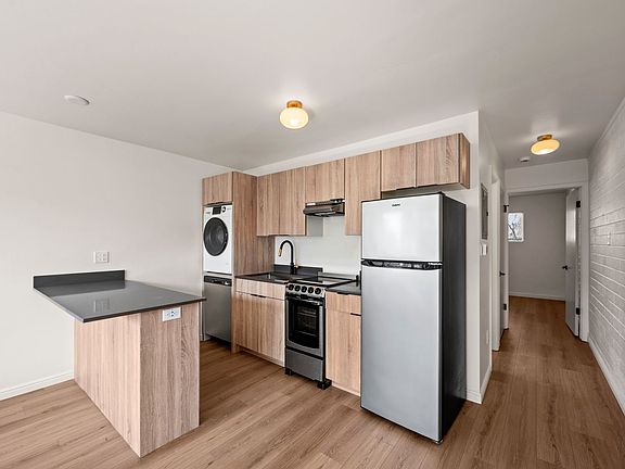 4th image of 277 N Center St APT 4