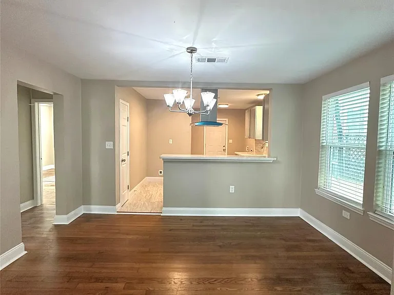 1209 Cordell St — Photo 3