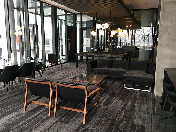 4th image of 490 2nd Ave S #806