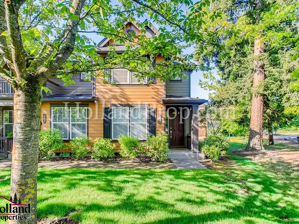977 NE 73rd Ave