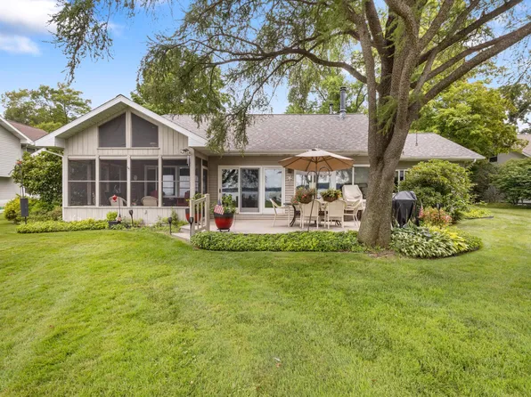 21465 N Shore Dr, Sturgis, MI 49091