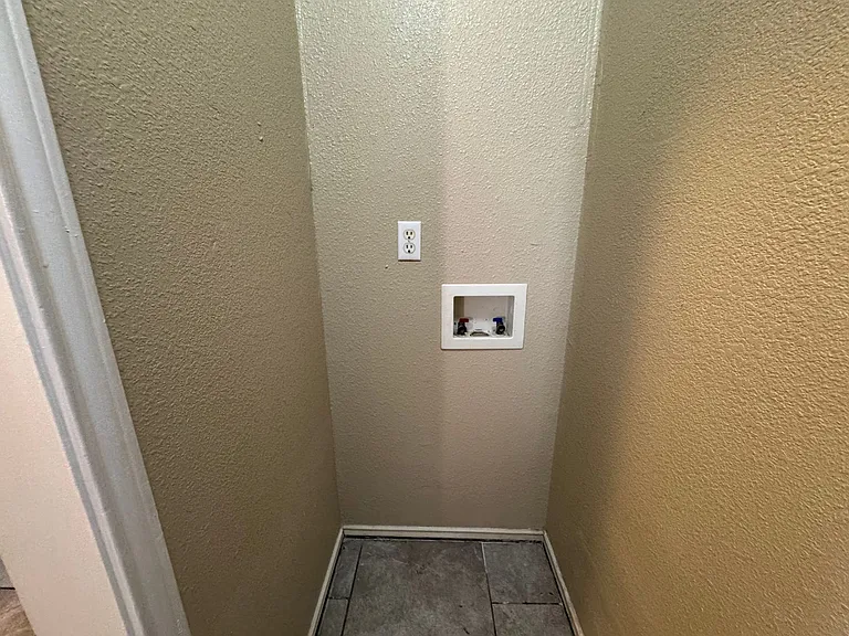 5702 Greengate Dr — Photo 35